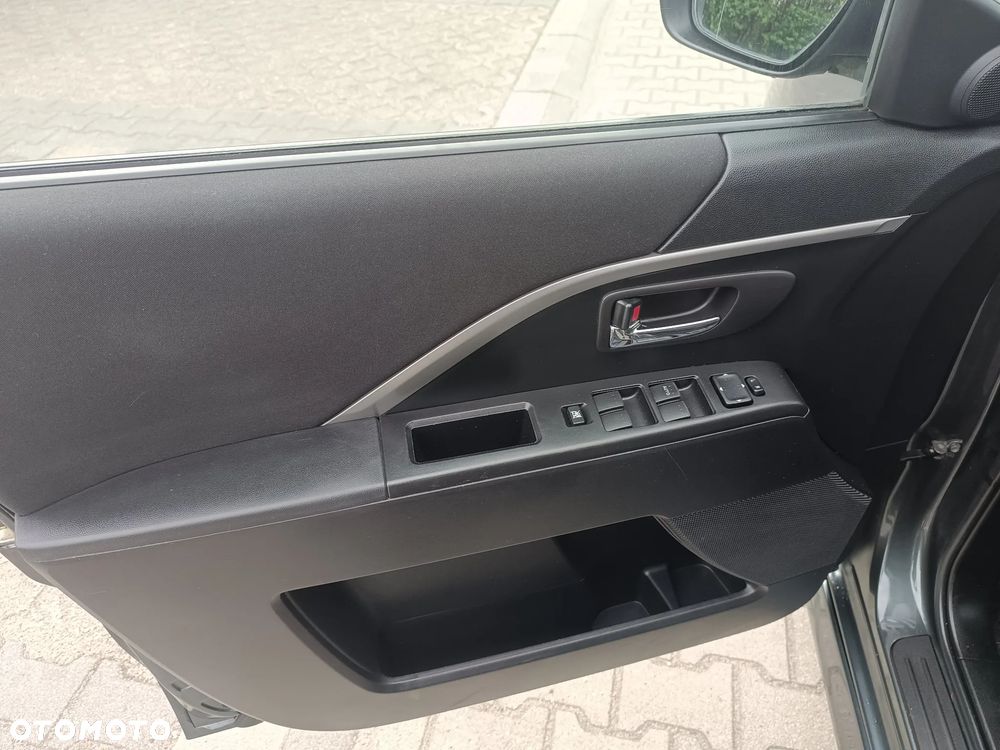 Mazda 5 2.0 MZR-DISI i-stop Business-Line - 11