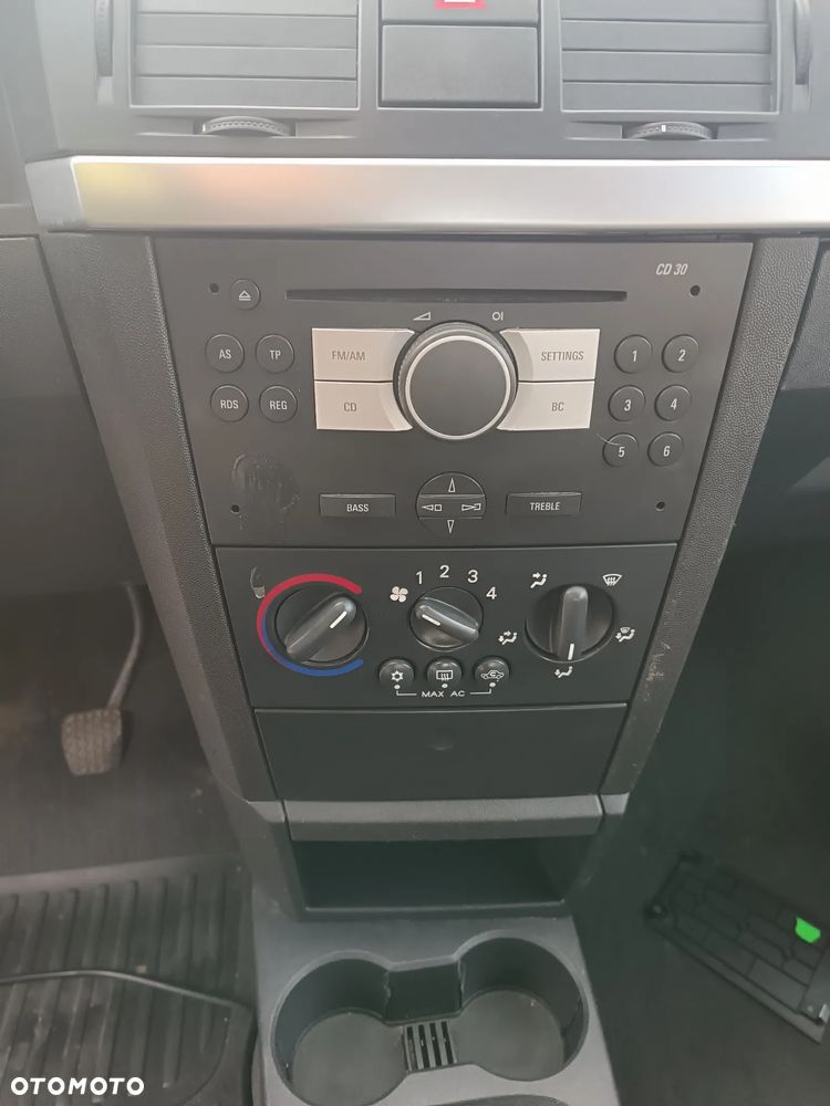 Opel Meriva 1.6 16V (Essentia) - 6