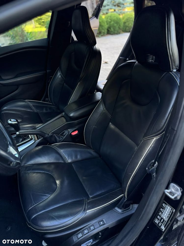 Volvo V40 D4 Drive-E R-Design Kinetic - 22