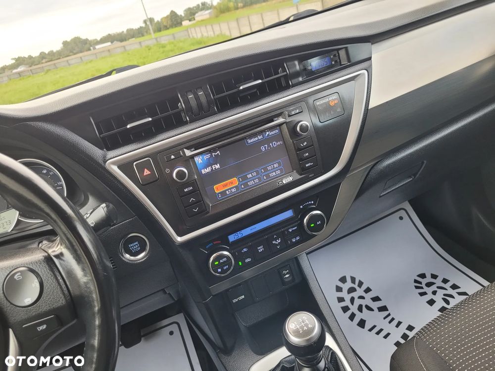 Toyota Auris 1.33 VVT-i Premium Comfort - 27