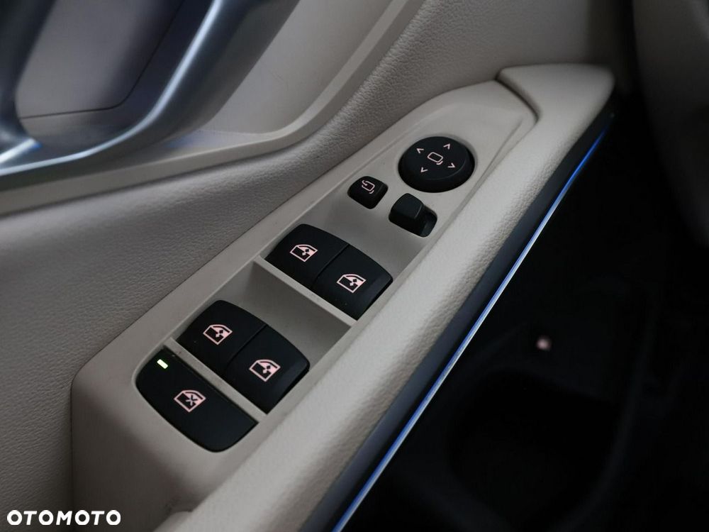 BMW Seria 3 320e PHEV M Sport - 37