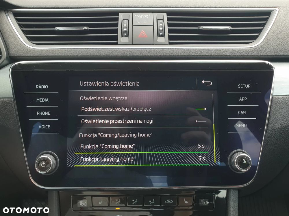 Skoda Superb 2.0 TDI Ambition DSG - 27
