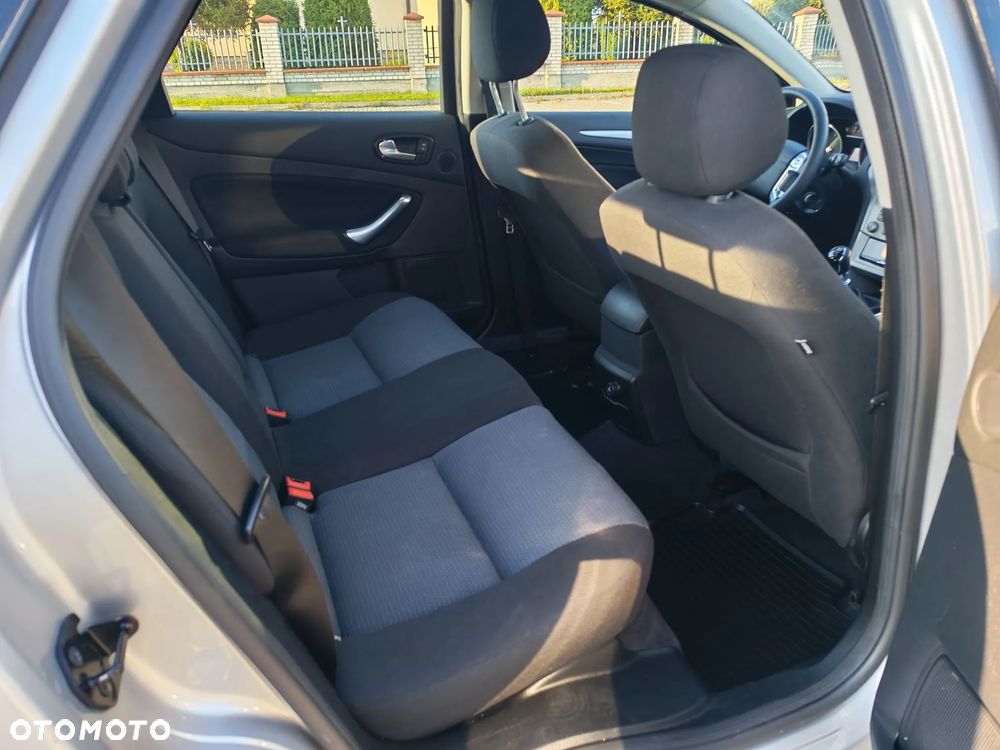 Ford Mondeo - 16