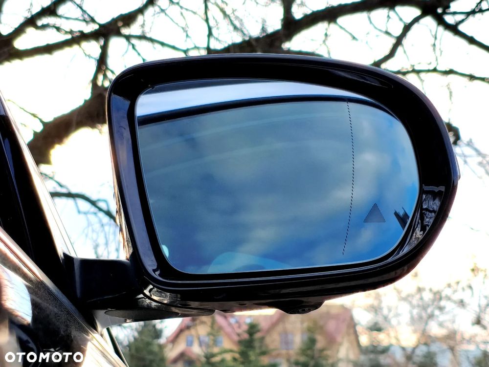 Mercedes-Benz Klasa E 300 4Matic 9G-TRONIC - 26