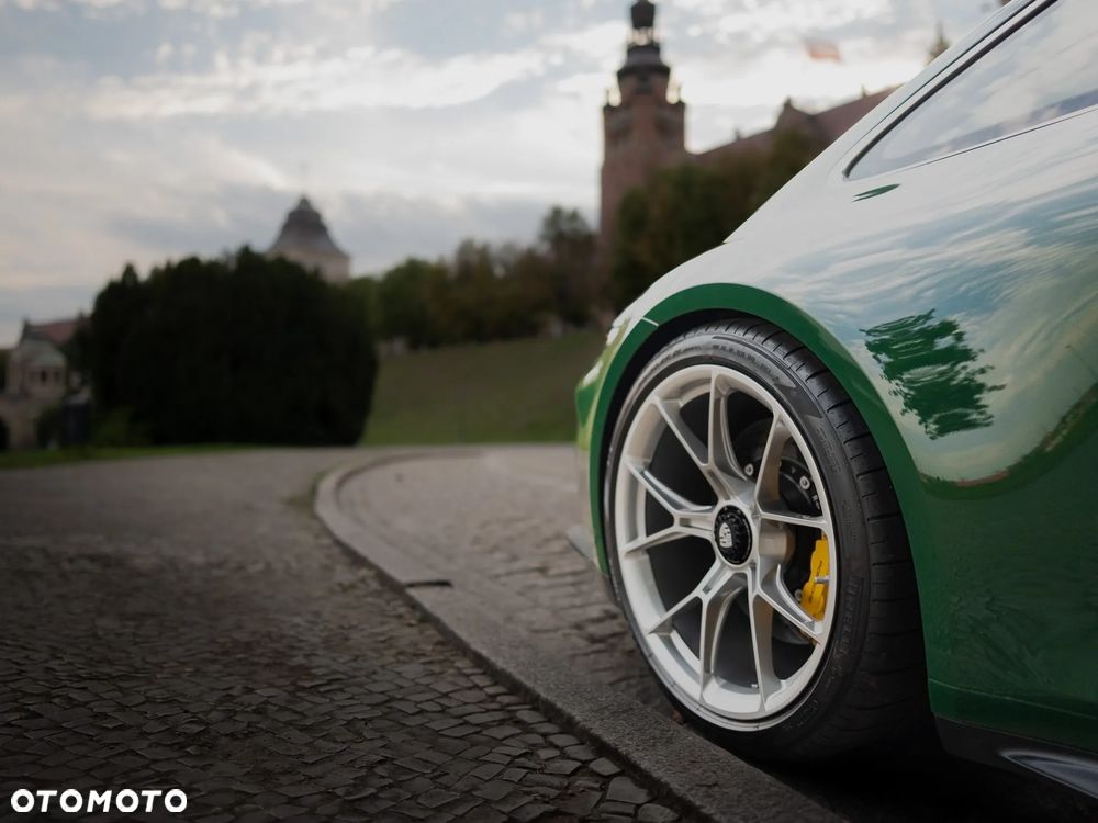 Porsche 911 GT3 Touring - 3