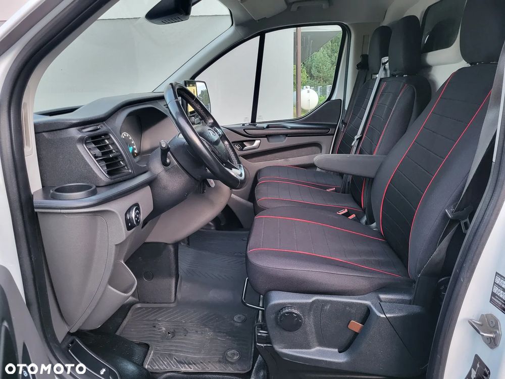 Ford Custom 320 - 17