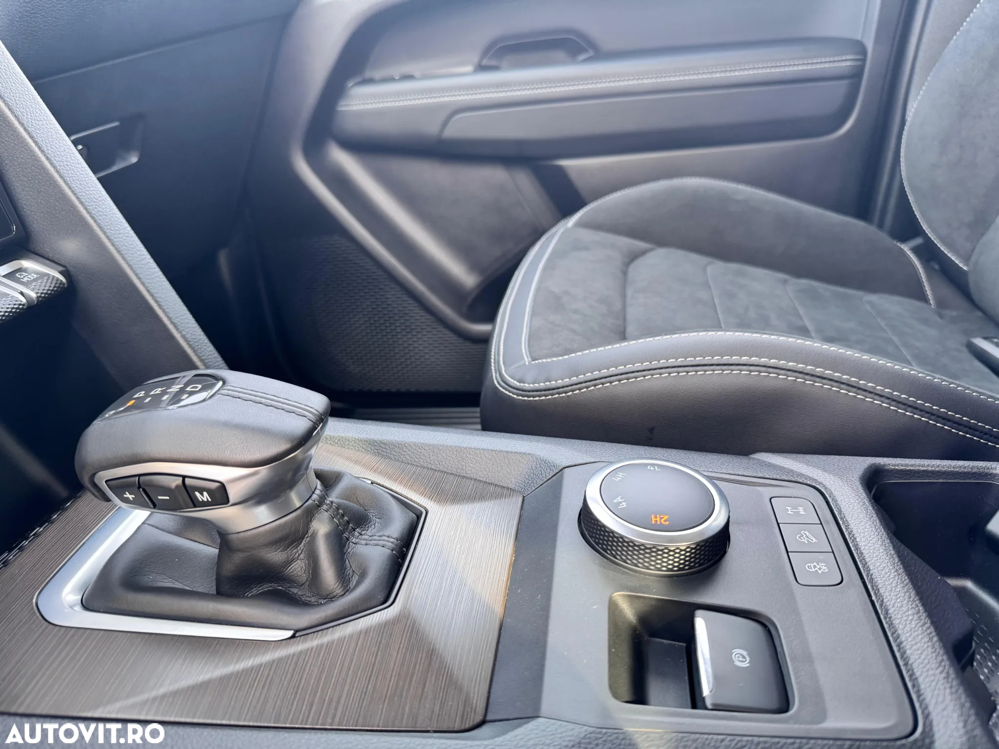 Volkswagen Amarok 3.0 TDI 241 CP 4M 10AT Style - 15