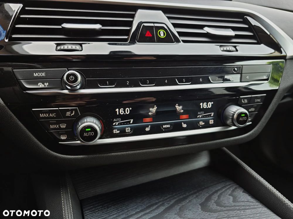 BMW Seria 5 530i mHEV Luxury Line sport - 26