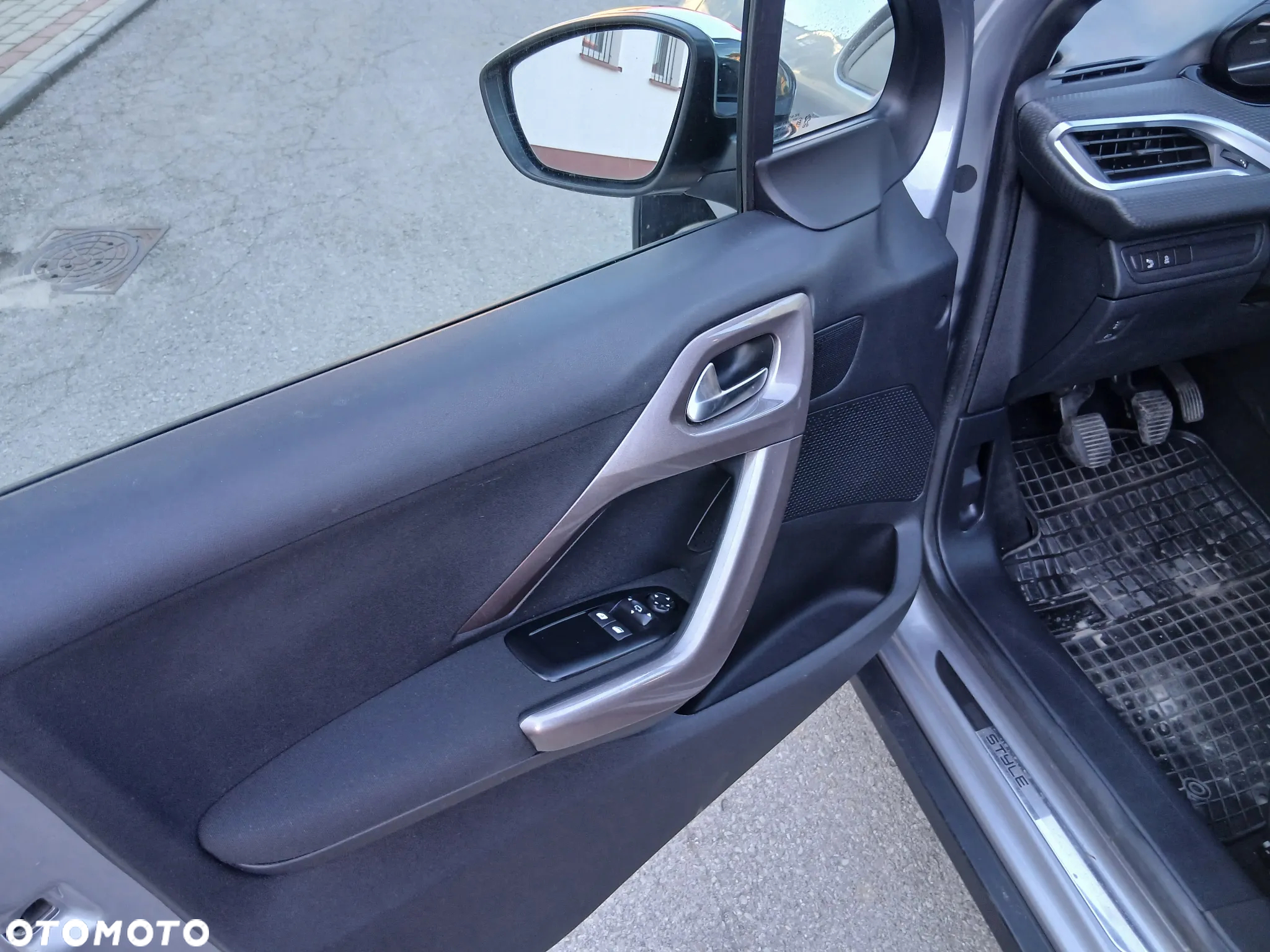 Peugeot 2008 - 9