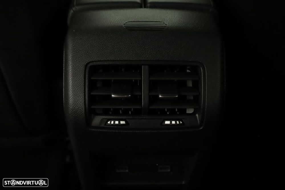 Peugeot 408 1.2 PureTech Allure EAT8 - 23