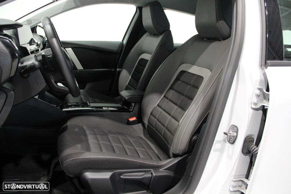 Citroën C4 X 1.2 Hybrid Plus e-DSC6 - 7