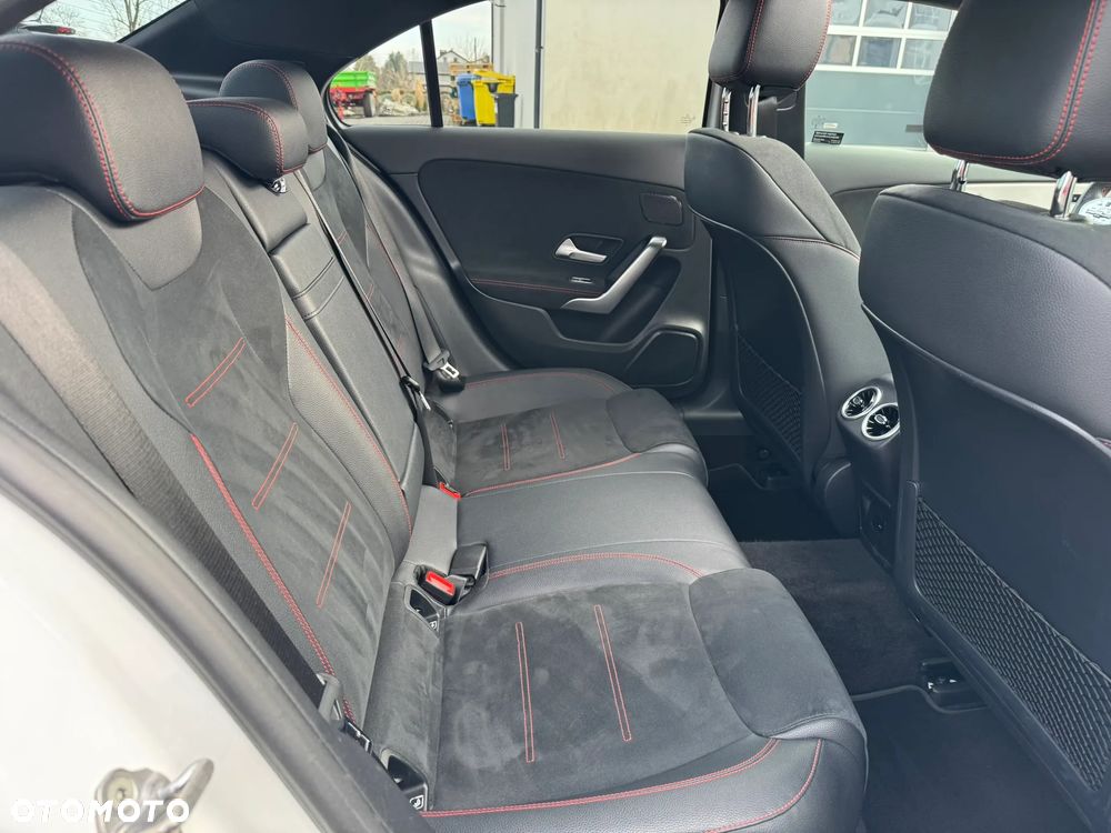 Mercedes-Benz Klasa A 250 e PHEV AMG Line 8G-DCT - 29