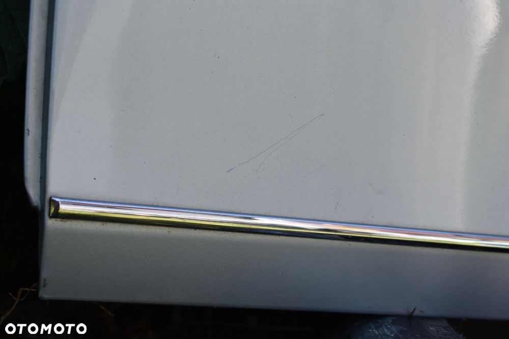 MERCEDES W204 DRZWI LEWE PRZEDNIE PRZÓD 988 - 5