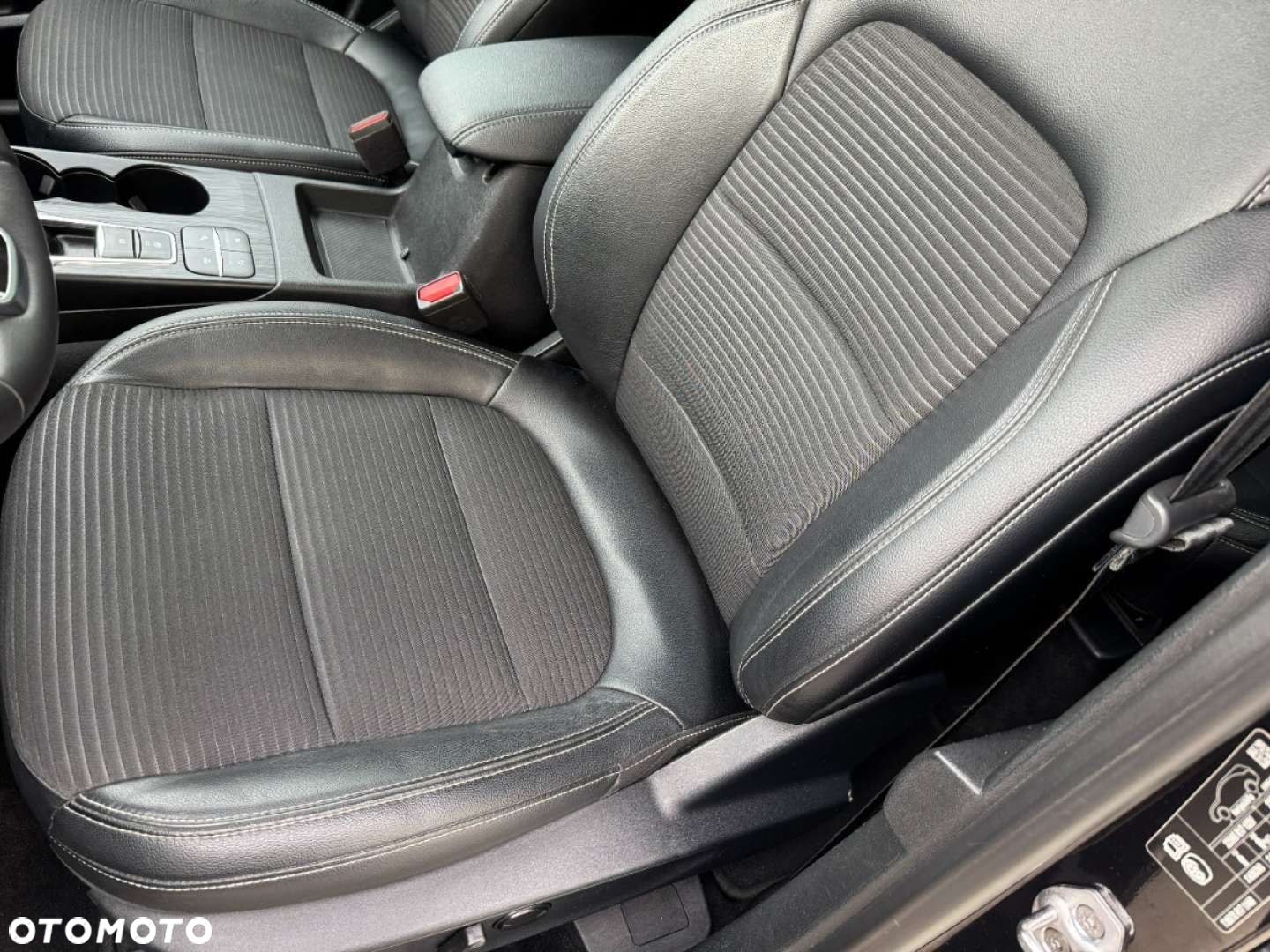 Ford Kuga 2.0 EcoBlue AWD Titanium X - 32