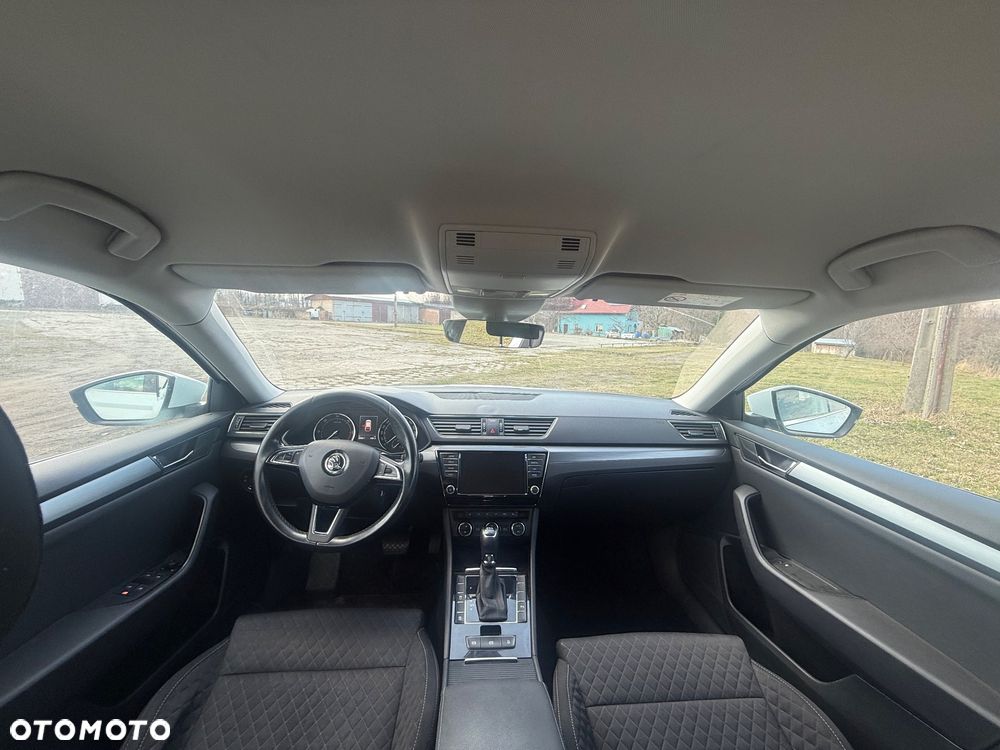 Skoda Superb 2.0 TDI DSG Ambition - 12