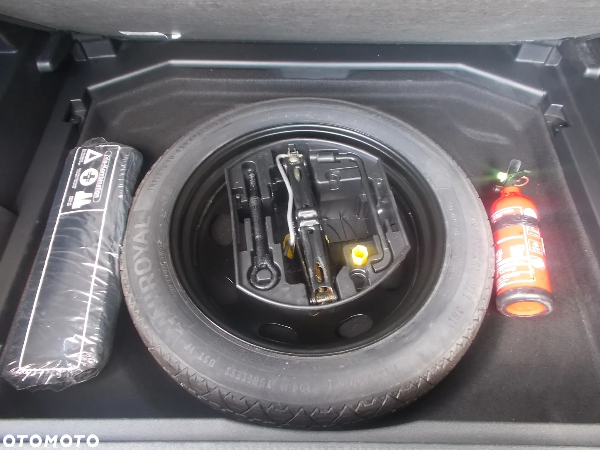 Peugeot 3008 1.2 PureTech Allure S&S EAT6 - 24