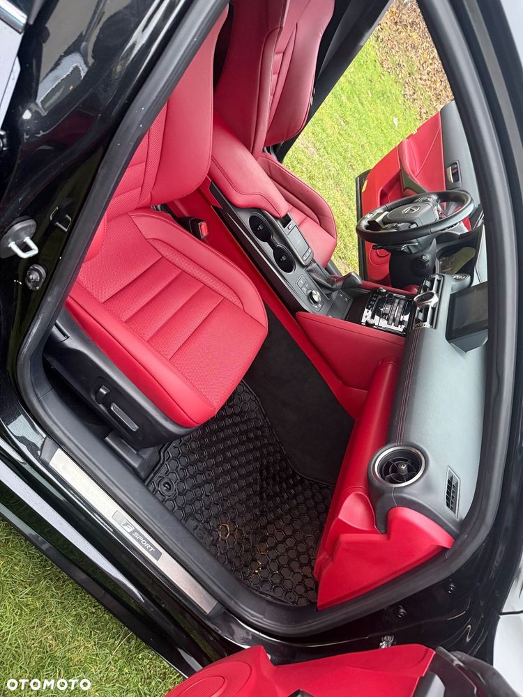 Lexus IS 200t / 300 F Sport - 16