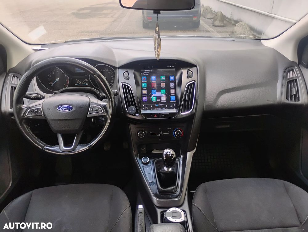 Ford Focus - 8