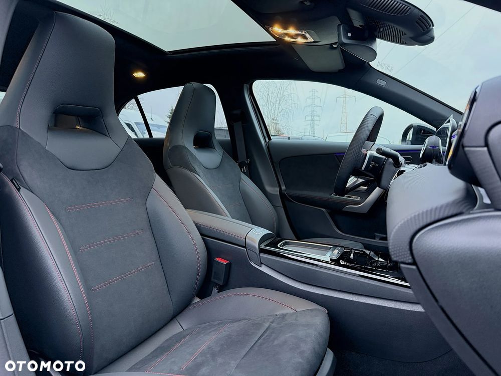 Mercedes-Benz Klasa A 220 4-Matic AMG Line 8G-DCT - 22