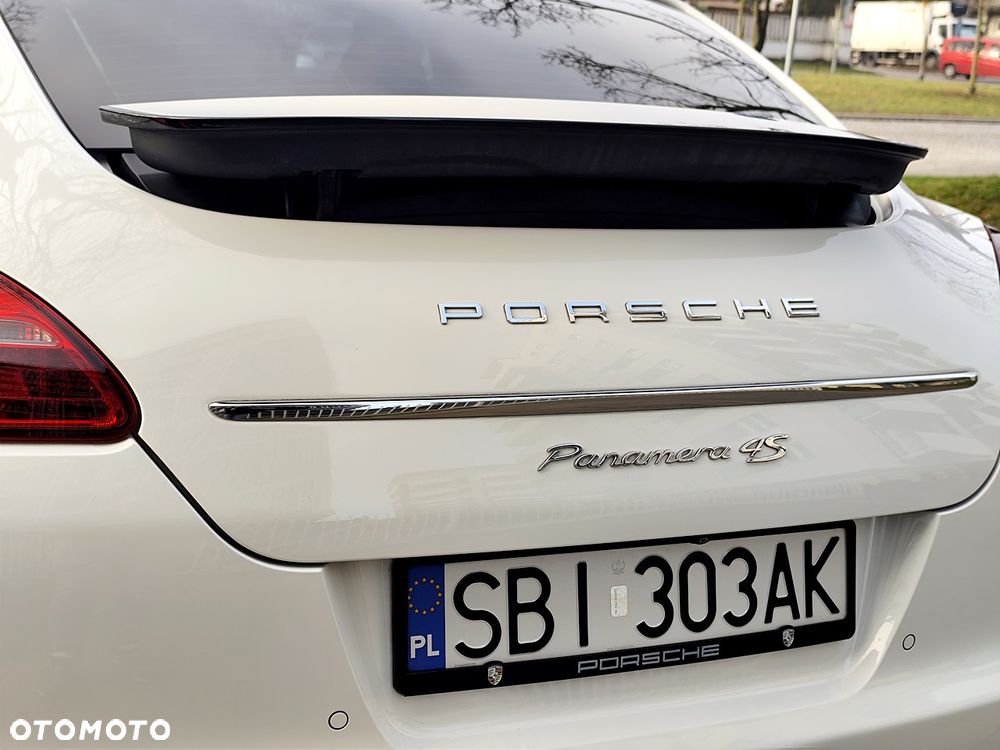 Porsche Panamera 4S PDK - 35