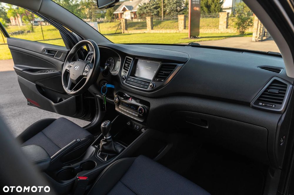 Hyundai Tucson blue 1.7 CRDi 2WD Style - 24