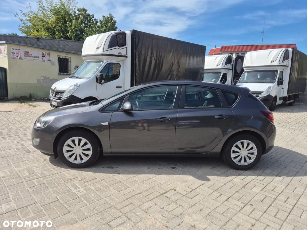 Opel Astra 1.6 - 12