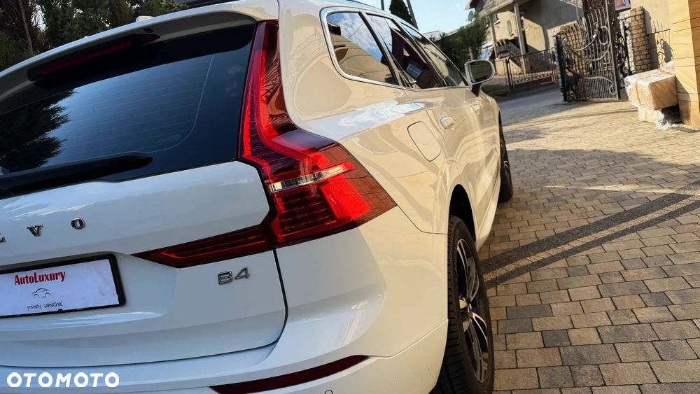 Volvo XC 60 B4 D AWD Geartronic Momentum Pro - 10