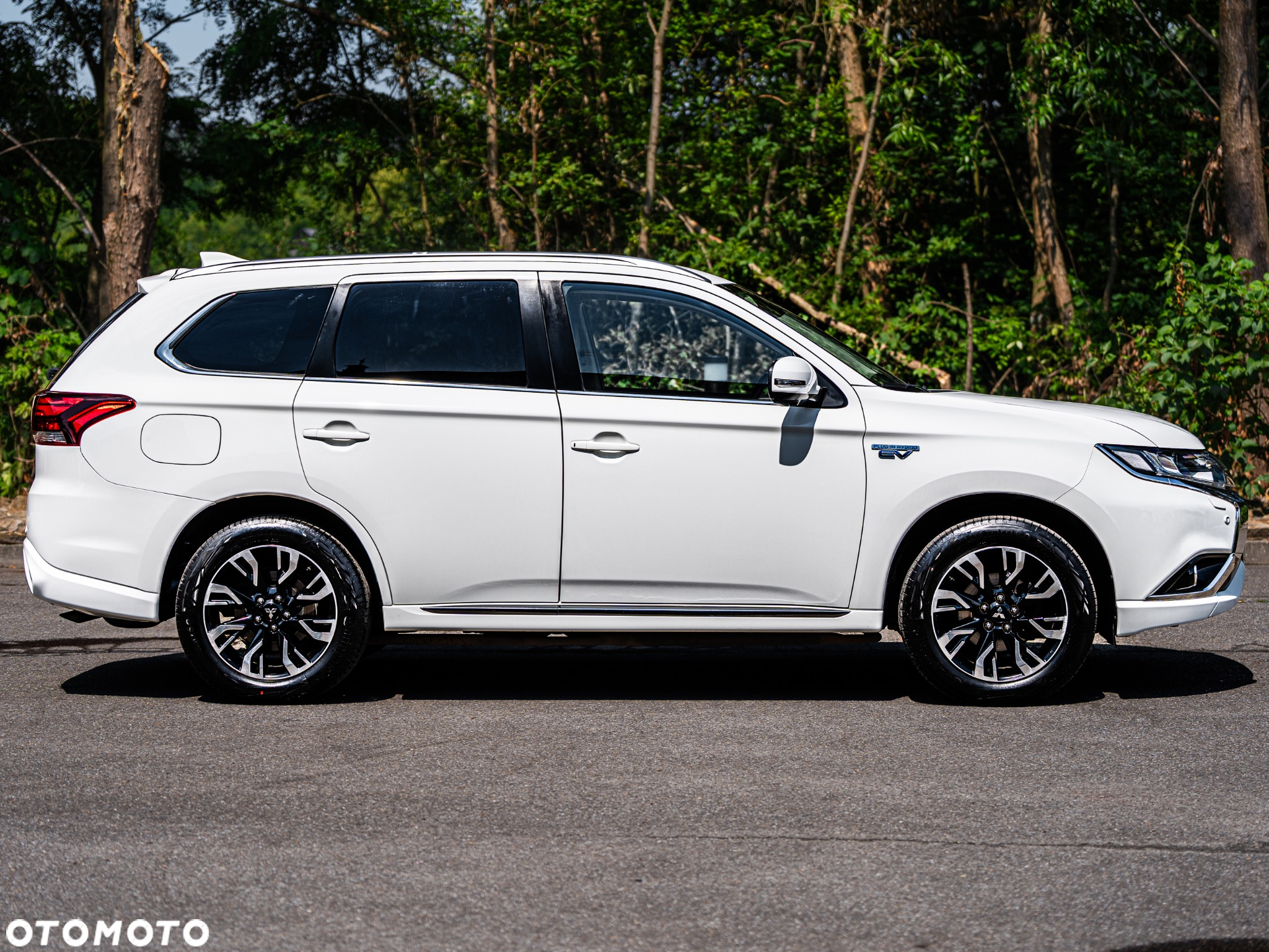 Mitsubishi Outlander 2.0 4WD Plug-In Hybrid Plus - 5