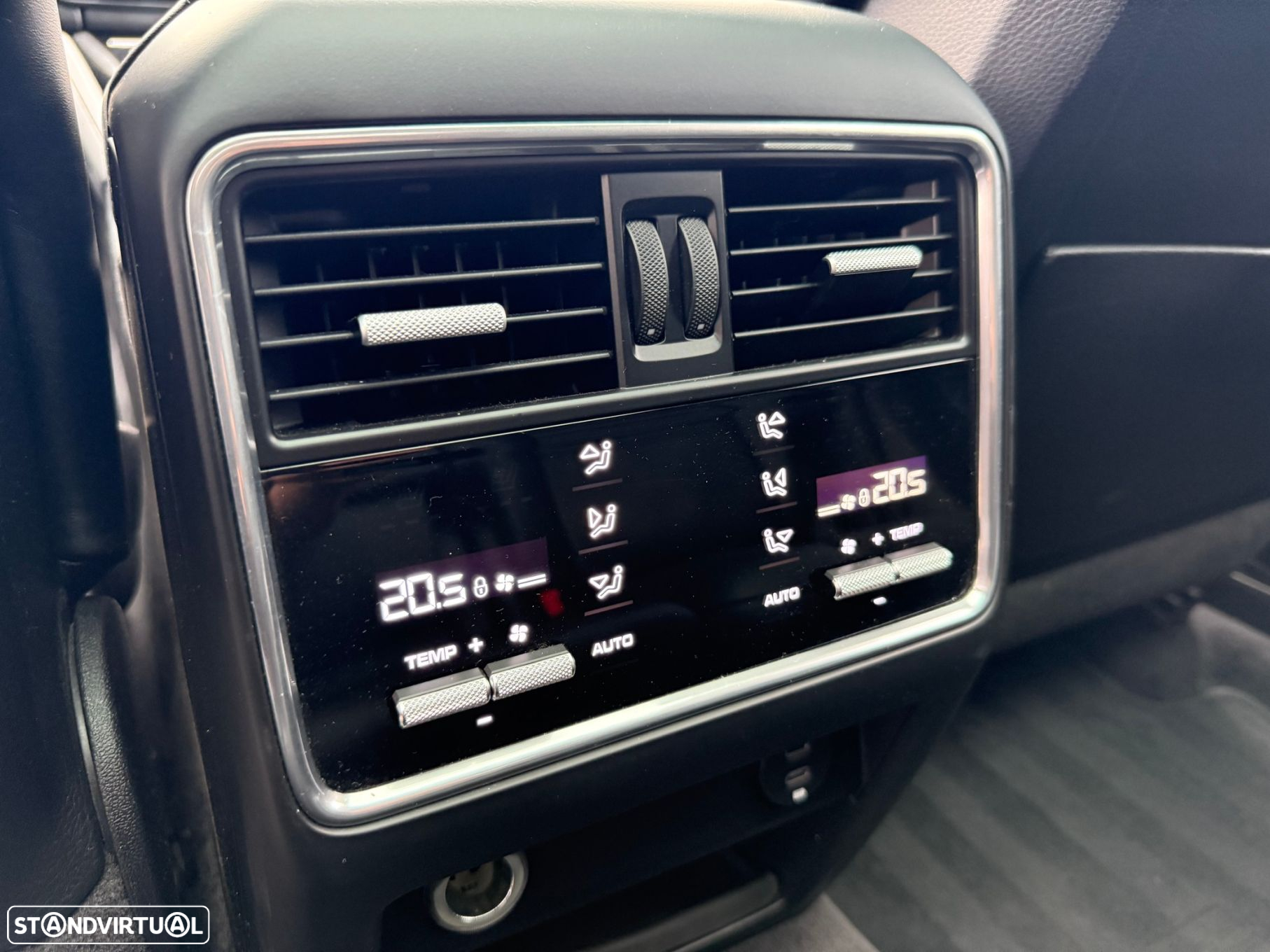 Porsche Cayenne Coupé E-Hybrid - 27