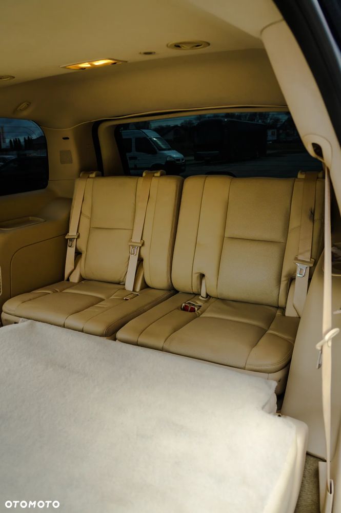 Cadillac Escalade - 19