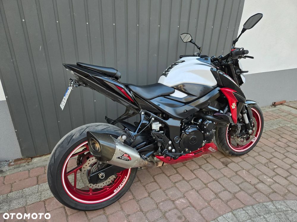 Suzuki GSX - 8