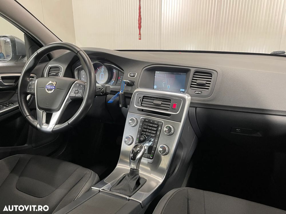 Volvo S60 D3 Geartronic Momentum - 8