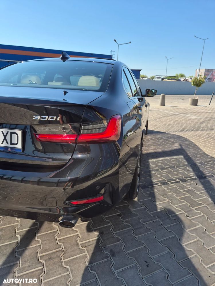 BMW Seria 3 330i AT Sport Line - 2