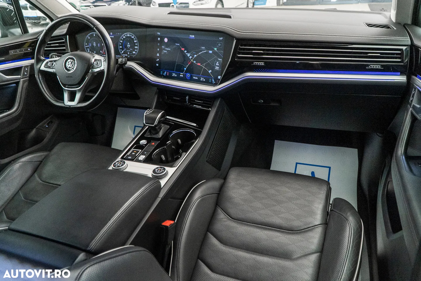 Volkswagen Touareg V6 TDI 4MOTION Elegance - 3