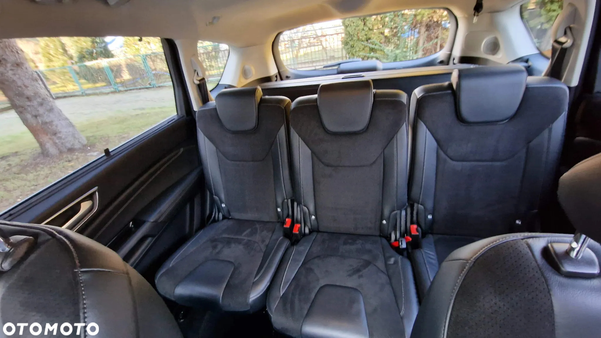 Ford S-Max - 13