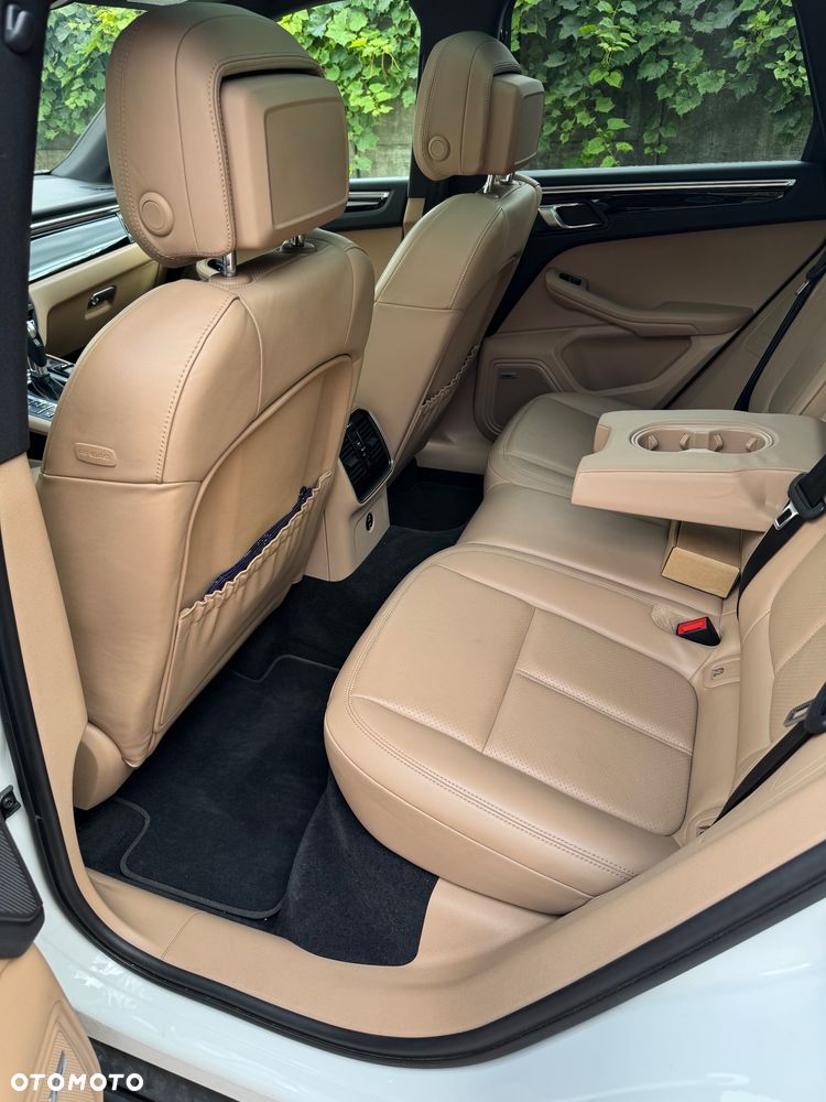 Porsche Macan Standard - 12