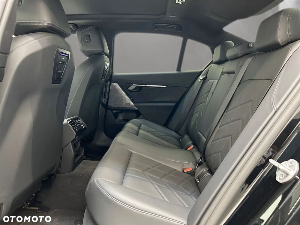 BMW Seria 5 540d xDrive mHEV M Sport - 24