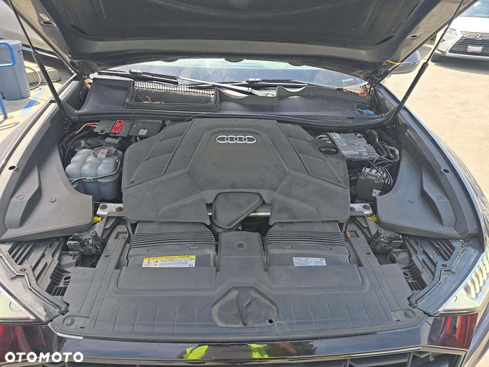 Audi Q8 55 TFSI quattro tiptronic - 12
