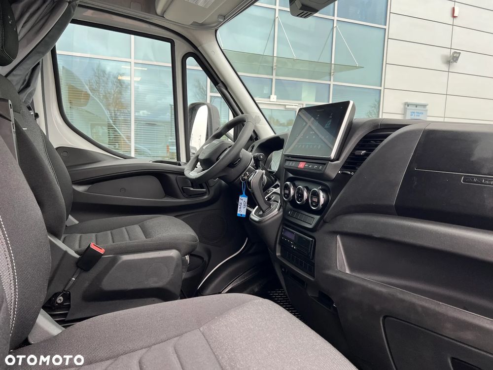 Iveco OSTATNI DOSTĘPNY OD RĘKI!!!TWOJA PRZEWAGA ZACZYNA SIĘ JUŻ DZIŚ,MOCNY GRACZ ZBUDOWANY DO CIĘŻKIEJ PRACY,KOMFORT W TRASIE,ZYSK W BIZNESIE - 23