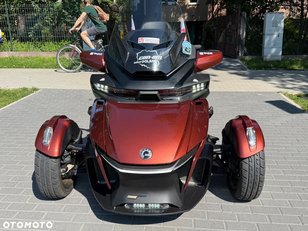 Can-Am Spyder - 18