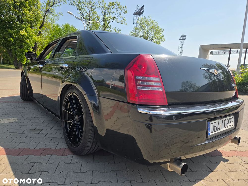 Chrysler 300C 5.7 V8 Hemi - 28
