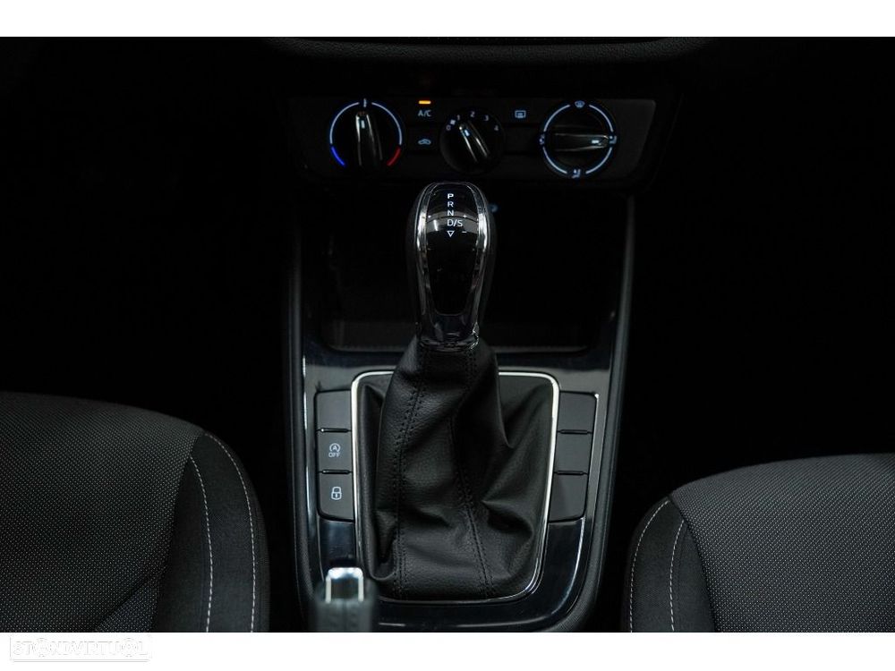 Skoda Fabia 1.0 TSI Selection DSG - 25
