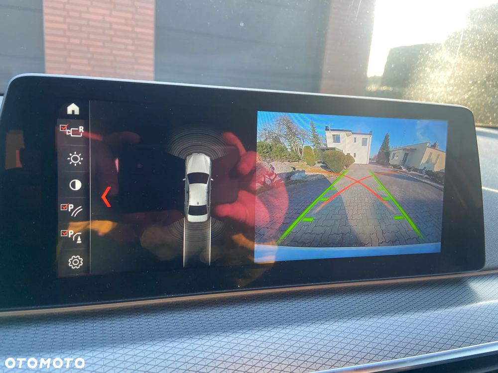 BMW Seria 5 520d xDrive - 14