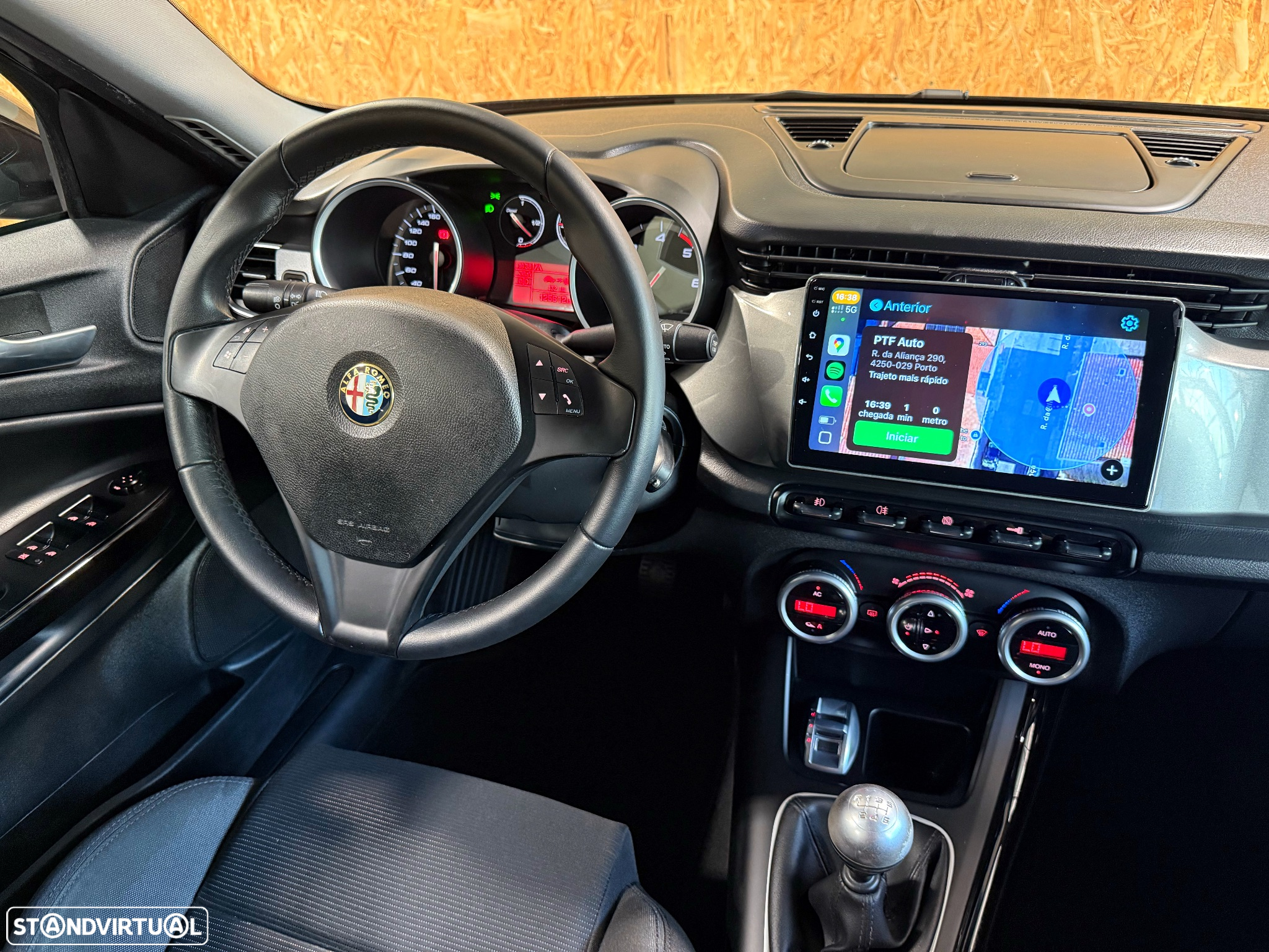 Alfa Romeo Giulietta 1.6 JTDm Distinctive - 10