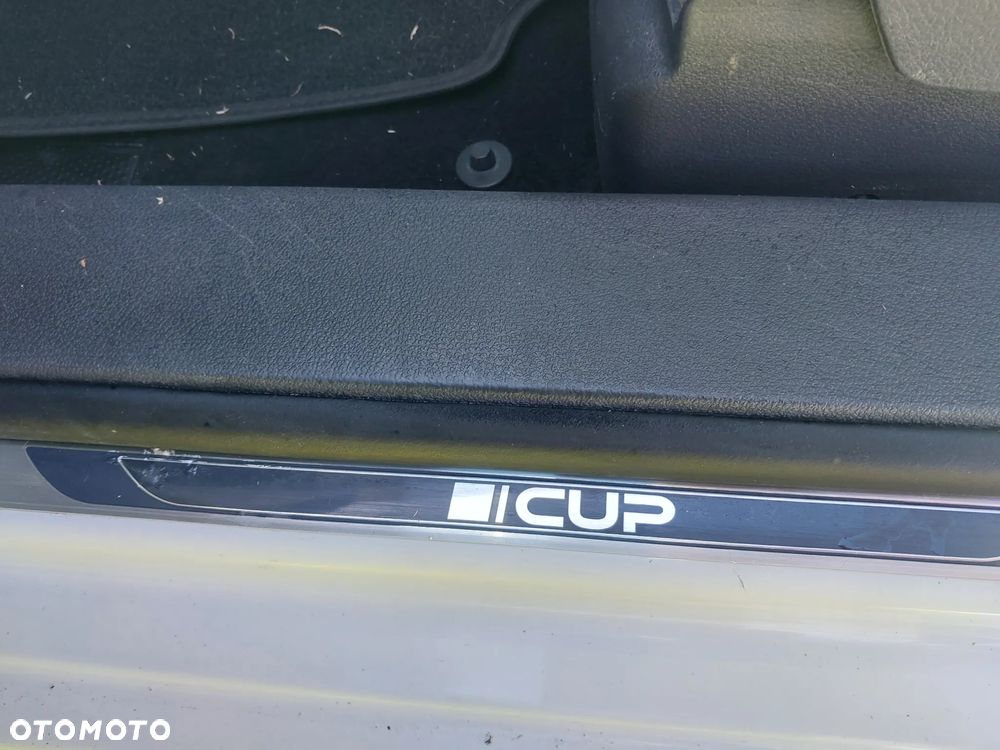Volkswagen Touran 1.6 TDI DPF DSG Cup - 12