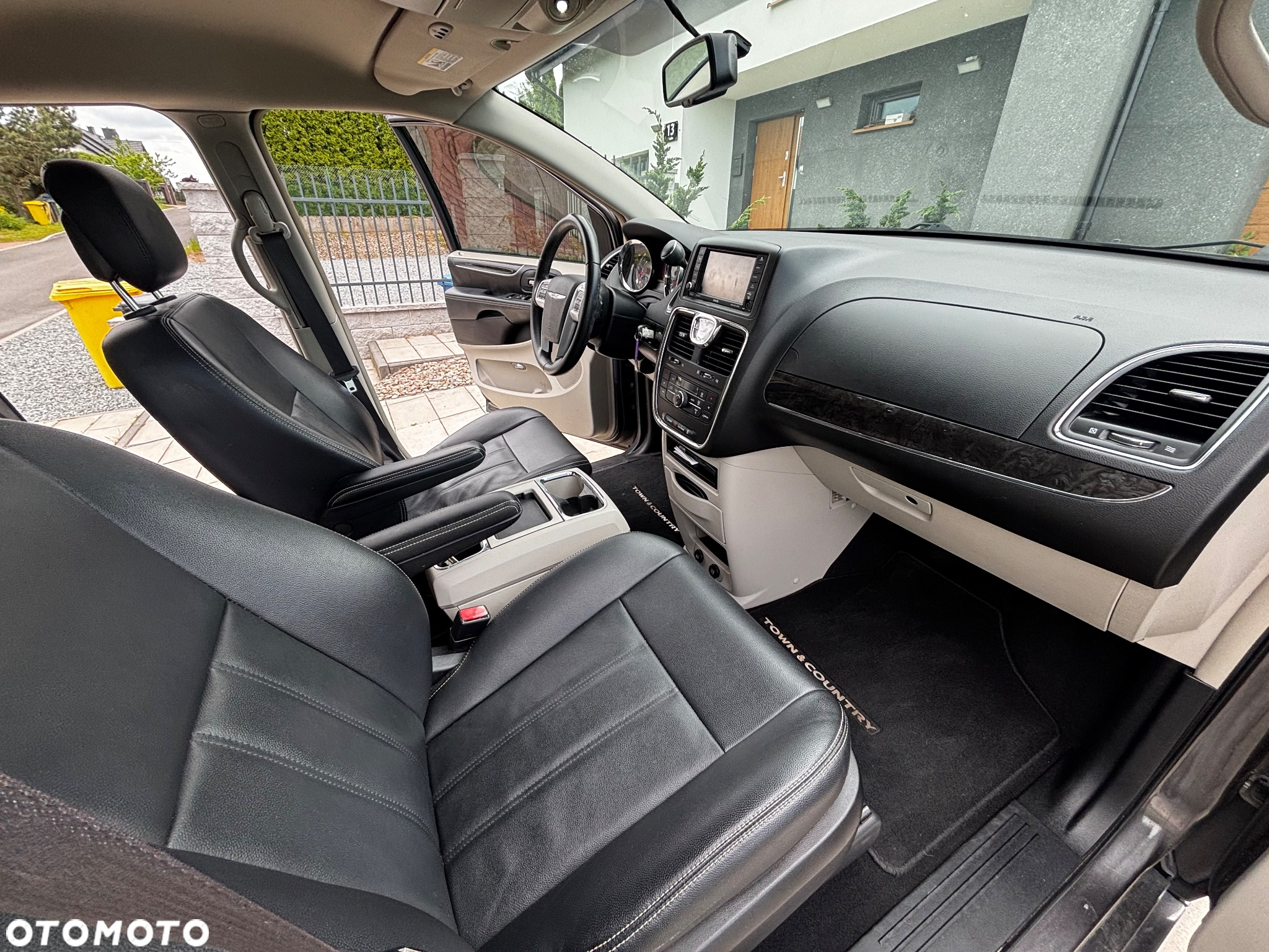 Chrysler Town & Country 3.6 Limited - 30