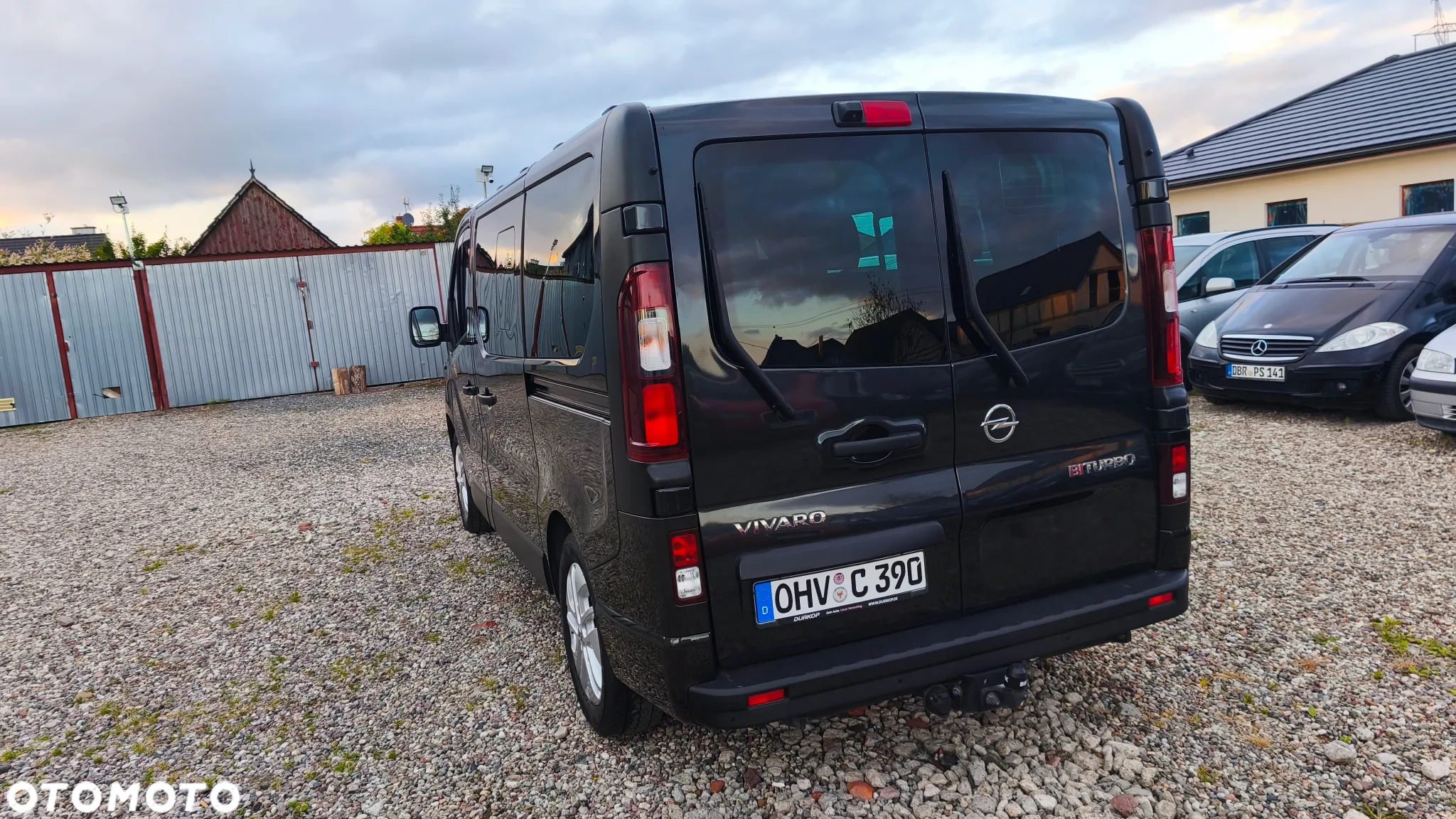 Opel Vivaro - 10