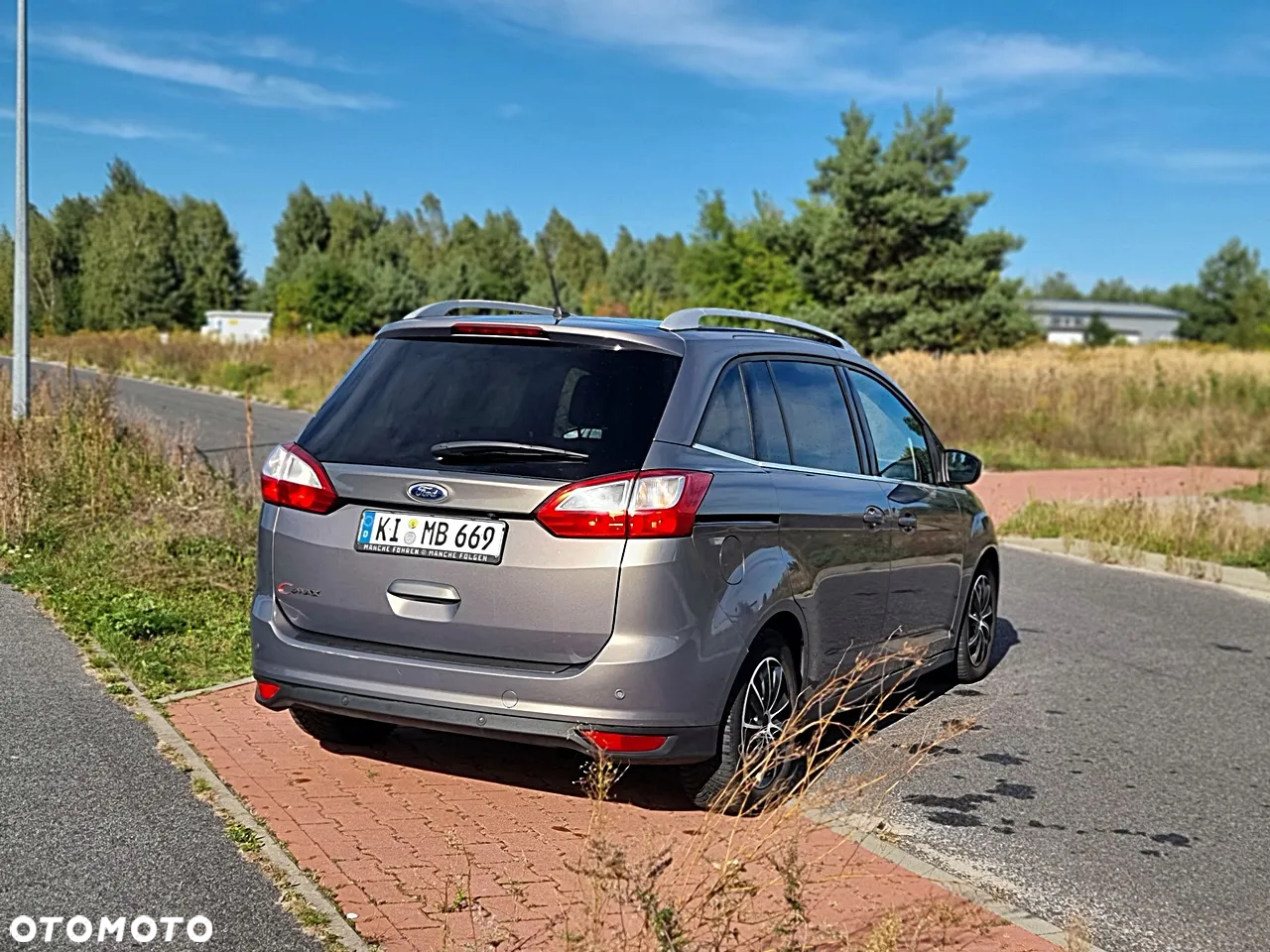 Ford Grand C-MAX - 14