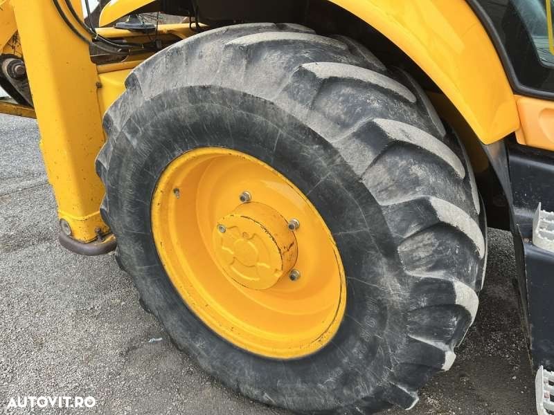 JCB 4CX - 17