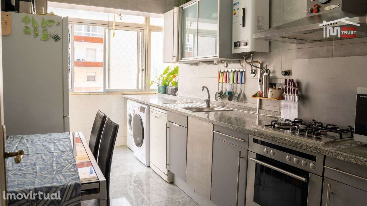 Apartamento T3, 1ºandar, Coz. Semi-Equipada, Muito Luminoso, Marqui... - Grande imagem: 3/23